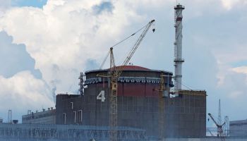 Rússia diz que Ucrânia disparou contra usina nuclear de Zaporizhzhia
