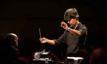 Maestro Felipe Prazeres assume orquestra do Theatro Municipal do Rio