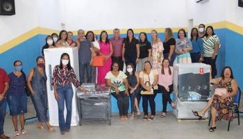 Itaporanga entrega equipamentos para escolas