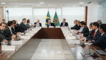 Governo e montadoras debatem produção de carros bioelétricos no Brasil